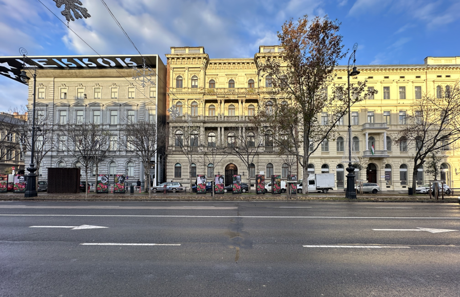PROJEKT FÜR DIE RESTAURIERUNGSARBEITEN AN DEM GEBÄUDE IN UNGARN / BUDAPEST DER YUNUS-EMRE-INSTITUT