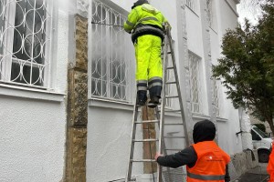 PROJEKT FÜR DIE RESTAURIERUNGSARBEITEN AN DEM GEBÄUDE IN POLEN/ WARSCHAU DER YUNUS-EMRE-INSTITUT UND ENTWURF UND HERSTELLUNG DER AUSSTATTUNG