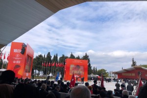 Mit den Zeremonien am 18. März wurde unsere Baustelle zur Landschaftsgestaltung und Ausführung des Denkmals für die Märtyrer von Çanakkale eröffnet.