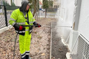 PROJEKT FÜR DIE RESTAURIERUNGSARBEITEN AN DEM GEBÄUDE IN POLEN/ WARSCHAU DER YUNUS-EMRE-INSTITUT UND ENTWURF UND HERSTELLUNG DER AUSSTATTUNG