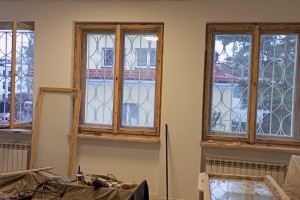 PROJEKT FÜR DIE RESTAURIERUNGSARBEITEN AN DEM GEBÄUDE IN POLEN/ WARSCHAU DER YUNUS-EMRE-INSTITUT UND ENTWURF UND HERSTELLUNG DER AUSSTATTUNG