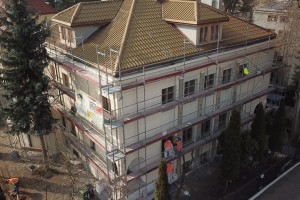 PROJEKT FÜR DIE RESTAURIERUNGSARBEITEN AN DEM GEBÄUDE IN POLEN/ WARSCHAU DER YUNUS-EMRE-INSTITUT UND ENTWURF UND HERSTELLUNG DER AUSSTATTUNG
