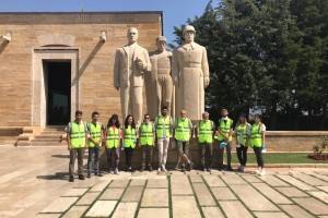 PROJEKT FÜR DIE RESTAURIERUNGSARBEITEN FÜR DIE IN ANITKABIR AUF DER STRASSE MIT LÖWEN BEFINDLICHEN STATUTEN DER TÜRKISCHEN MÄNNER-, TÜRKISCHEN FRAUEN- UND 24 LÖWENSTATUEN MIT DEM SOCKEL