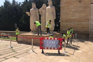 PROJEKT FÜR DIE RESTAURIERUNGSARBEITEN FÜR DIE IN ANITKABIR AUF DER STRASSE MIT LÖWEN BEFINDLICHEN STATUTEN DER TÜRKISCHEN MÄNNER-, TÜRKISCHEN FRAUEN- UND 24 LÖWENSTATUEN MIT DEM SOCKEL